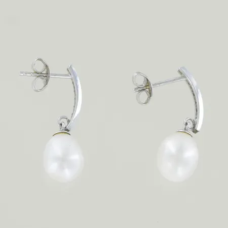 Ett par örhängen med stenar/pärla, längd 2 cm,18K Vikt: 2 g