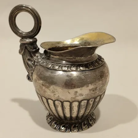 Gräddkanna, höjd ca 13cm, gravyr, Stockholm år 1834, silver Vikt: 183,5 g