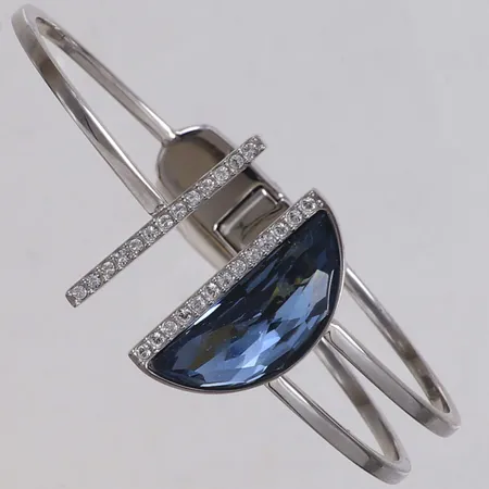 Armring med blå samt vita stenar, Swarovski, Ø18cm, 1,9-22,9mm, vitmetall, originaletui
