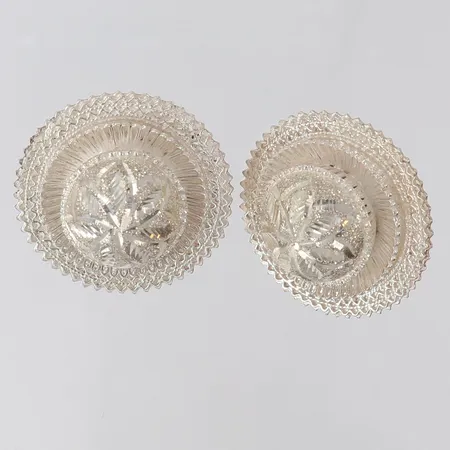 Ett par örhängen, ca Ø38mm, tjocklek ca 20mm, skeva stift, utländska stämplar. Silver Vikt: 39,4 g