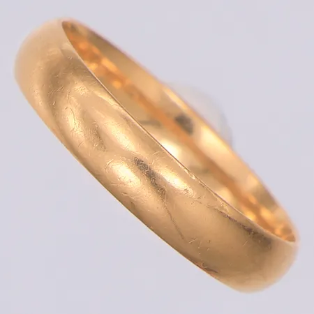 Ring slät stl 22, gravyr, 18K Vikt: 6 g