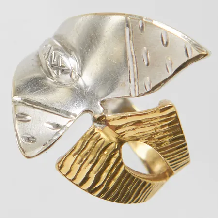 Ring tvåfärgad, Ø17¼, bredd: 3,6-23,3mm, skev skena, 14K Vikt: 5,2 g