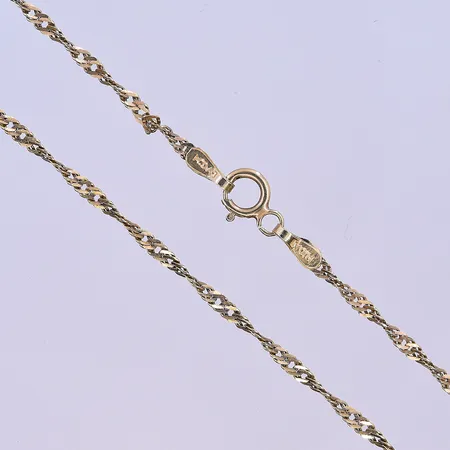 Kedja Singapore längd 46 cm, bredd 2 mm, 14K. Vikt: 2,1 g