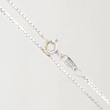 Kedja Venezia, längd: 43cm, bredd: 0,8mm, vitguld, skeva länkar, 18K Vikt: 3,8 g
