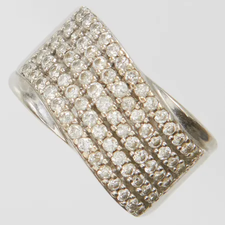 Ring med 70 diamanter 1,00ctv enligt gravyr, stl17, bredd 5,5-11,5mm, vitguld, GHA, 18K Vikt: 5,6 g