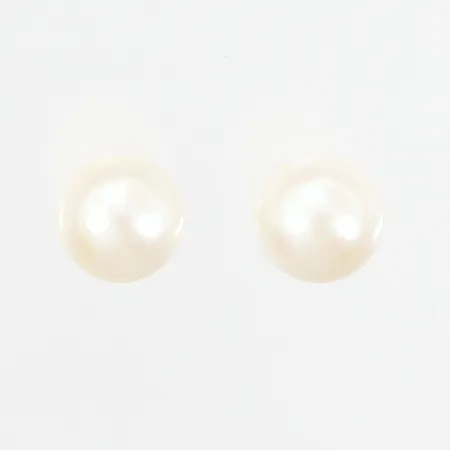 Ett par örhängen med odlade pärlor, Ø5mm, stift, utan stoppar, 18K  Vikt: 0,6 g