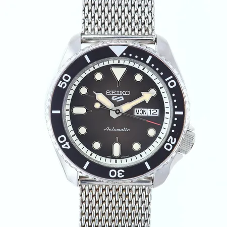 Herrur Seiko 5 Sport, stål, automat, Ø42mm, ref-nr: 4R36-07G0, serie-nr: 742890, stållänk, kvitto 2022, manual, box, ytterkartong, repig. 