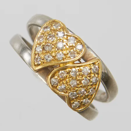 Ring med åttkantslipade diamanter 28 x ca 0,01ct, stl16¼, bredd 4-9mm, tvåfärgad, svenska stämplar, 18K Vikt: 4,3 g