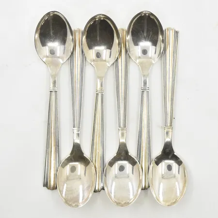 6 skedar, C7/1905, längd 12 cm, 916/1000 silver. Vikt: 70,7 g