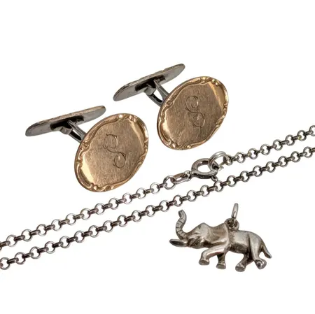 Diverse silversmycken, bruksmärken, gravyr  Vikt: 19,2 g