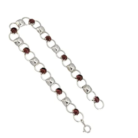 Vristlänk, silver, röd-rosa stenar, längd 24,5 cm, bredd 10 mm, stenar utan anmärkning, fint skick  Vikt: 17,3 g