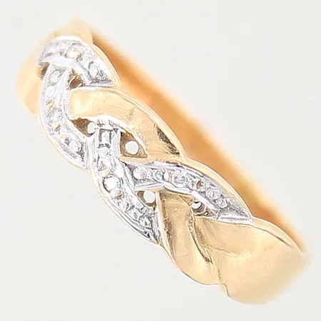 Ring med diamanter, 4xca 0,005ct, stl: 15½, bredd: 2,3mm, 18K  Vikt: 1,9 g
