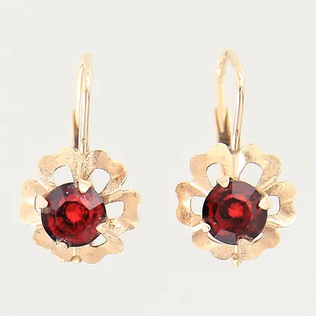 Ett par örhängen med röda stenar, 15X9mm, 14K  Vikt: 1,8 g