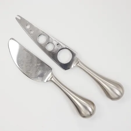 Ostknivar Moontool av Klong, design Filippa Reuterswärd, 17,5-/20,5cm, stål, smärre bruksmärken, inga tillbehör. Skickas med paket.