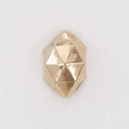 Ett udda örhänge, mått ca 6 x 4mm, 18K guld.  Vikt: 0,1 g