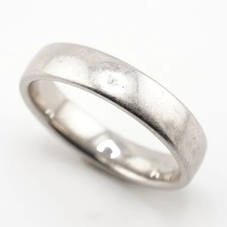 Ring, Platina PT Schalins, stl 17½(55), bredd 3,5mm, PT, gravyr Vikt: 8,2 g