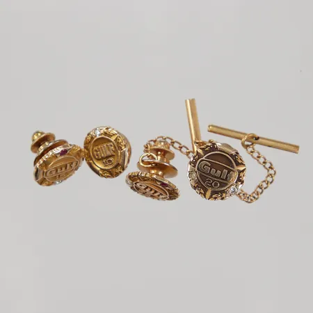 4 Pins/skjortknappar, "Gulf", olika storlekar, 10K, udda stoppar i doublé. Bruttovikt: 17,6g