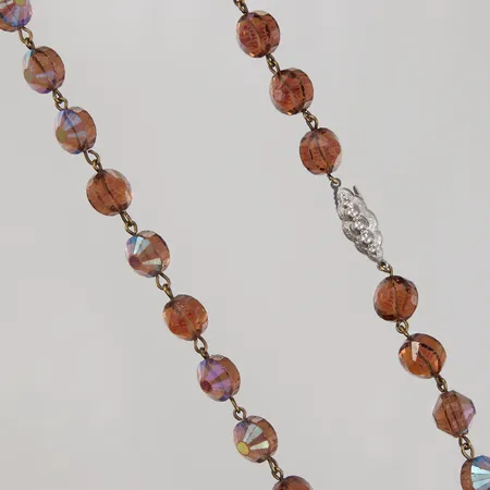 Collier med bruna stenar, längd 92cm, bredd ca 10mm, lås i silver, fäster ej, bruttovikt: 83,13g