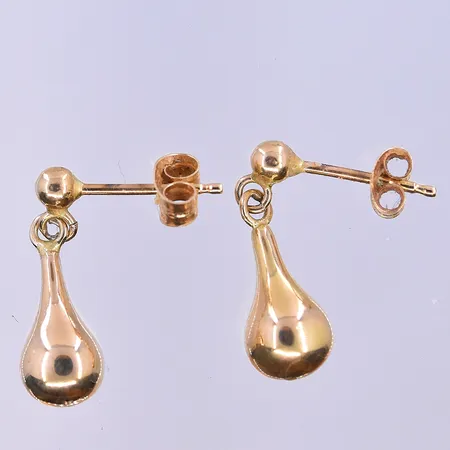 Ett par örhängen längd 17 mm, bredd 6 mm, 2 st håll på undersidan, 18K. Vikt: 1,1 g