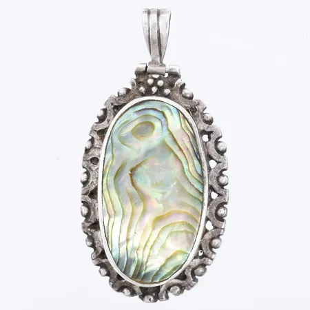 Hänge med pärlemor, längd inkl. ögla: 40mm, bredd: 19mm, smärre bruksslitage, 925/1000 silver.  Vikt: 7,4 g