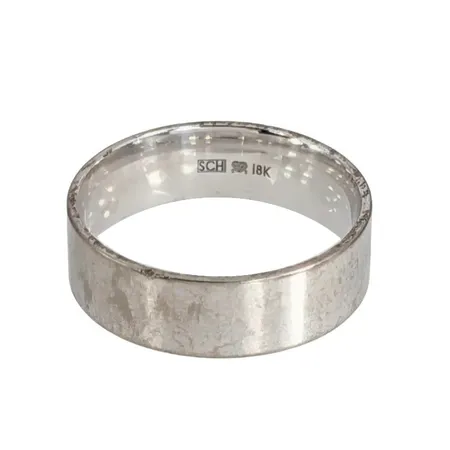 Ring, 18K vitguld, slät modell, slitage Vikt: 9 g