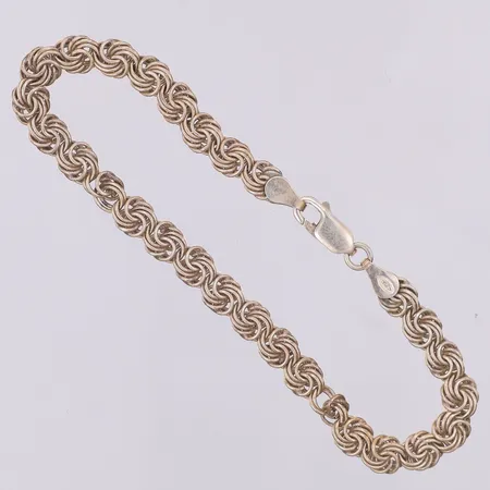 Armband 18,7cm, bredd 5,6mm, defekt, nästan av, 925/1000 silver Vikt: 4,8 g