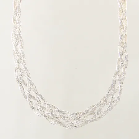 Collier, doserad, flätad, längd 42,5cm, bredd 5-9mm, silver 925/1000 Vikt: 11,4 g