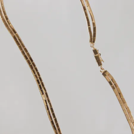 Collier, tvåradigt, längd ca 40cm, bredd 2,5mm, 18K Vikt: 46,5 g