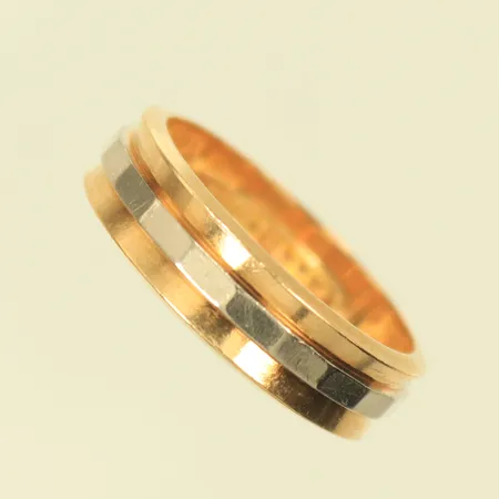 Ring tvåfärgad med mönster stl 16¾, gravyr, 18K, 4,8g Vikt: 4,8 g