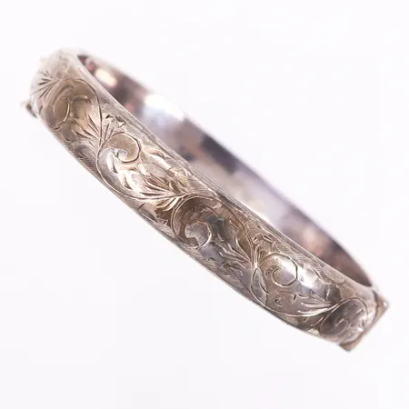 Armband stelt med mönstrad dekor, inre omkrets: ca 17cm, bredd: 10mm, öppningsbart, Engelska kontrollstämplar, silver 925/1000 Vikt: 15,1 g