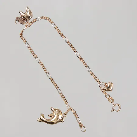 Armband Figaro med 3 berlocker, längd 18cm, bredd 2mm, en berlock missfärgad, 18K Vikt: 4,2 g