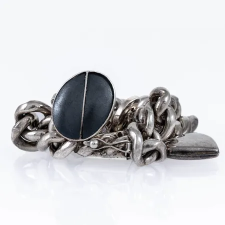 Diverse defekt silver. Vikt: 39,7g. 