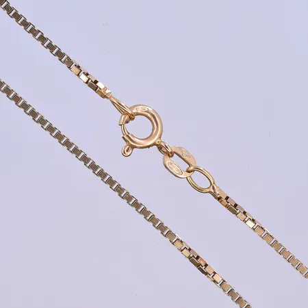 Kedja Venezia längd 43 cm, bredd 1 mm, 18K. Vikt: 5,5 g