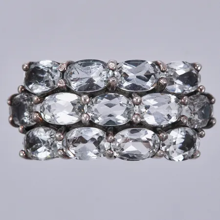 Ring med stenar, stl: 17¼, bredd ca 2-12mm, 925/1000 silver Vikt: 6,5 g