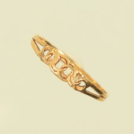 Ring Bismarck stl 19, bredd 2-4mm, skev skena, 18K, 1g Vikt: 1 g