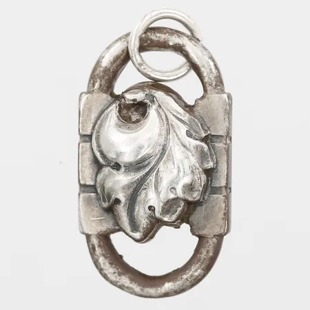 Berlock, längd: 20mm, bredd: 12mm, 830/1000 silver.  Vikt: 3,3 g