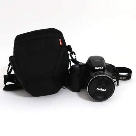 Digitalkamera Nikon Coolpix P900, Usb-kabel för laddning och överföring, Kameraväska från Manfrotto. Skickas med postpaket.