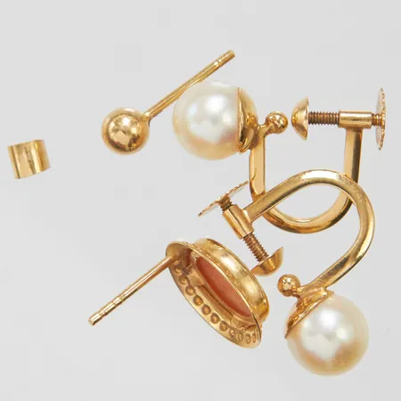 Diverse guld, defekt, udda, odlade pärlor, snäckskal, 18K, bruttovikt 3,1g Vikt: 3,1 g