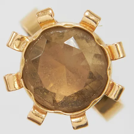 Ring med sten, stl18, bredd 4,5-17mm, svenska stämplar, lös sten, 18K, bruttovikt: 5,6g Vikt: 5,6 g