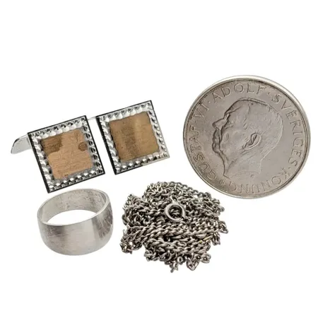 Parti silver, 800-925/1000, defekter förekommer, bruttovikt 43,7g Vikt: 43,7 g