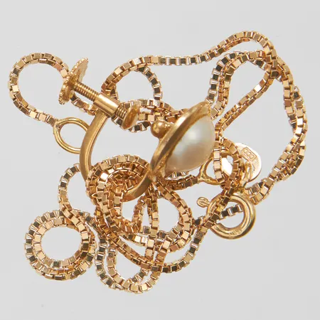 Diverse guld defekta, udda, 18K, bruttovikt: 4,8g.