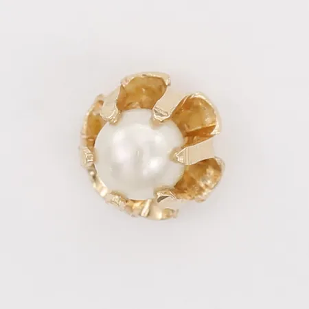 Ett udda örhänge med pärla, längd: 14mm, bredd: 5mm, 18K guld.  Vikt: 0,4 g