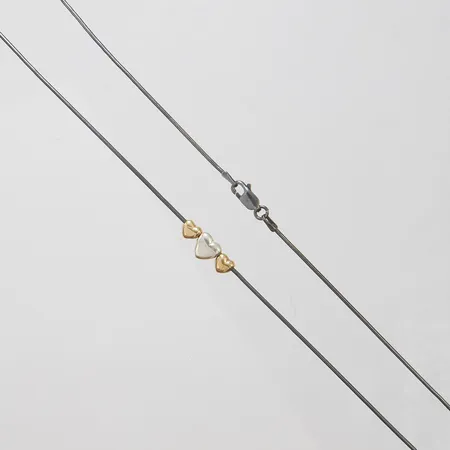 Collier ormlänk i svartoxiderat silver med tre integrerade berlocker, längd: 42,3cm, bredd: 1,1-6,9mm, silver, 925/1000 Vikt: 5,8 g