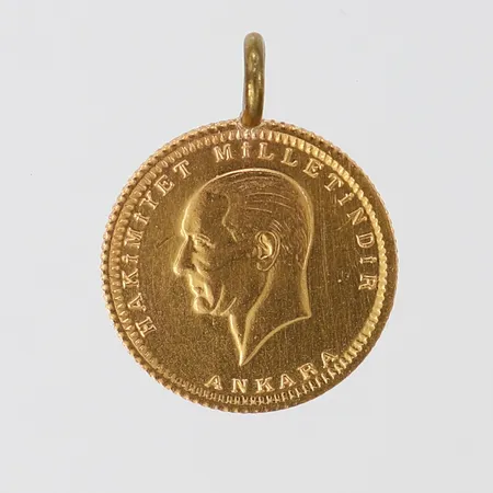 Hänge/mynt Ataturk, Ø14,5mm, 1923, med ögla i oädel metall 22K. Vikt: 1,9 g