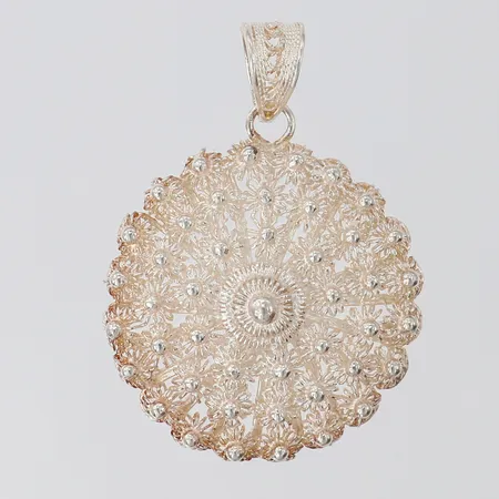 Hänge med filigranarbete, 35x25mm ink ögla, Silver 925/1000.  Vikt: 4,9 g