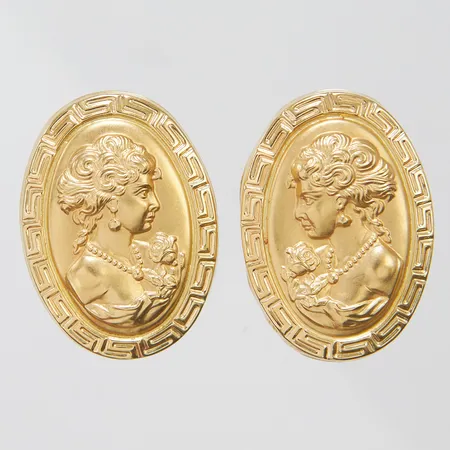 Ett par örhängen, ca 33x22mm, italienska stämplar, buckliga, 18K Vikt: 7,1 g