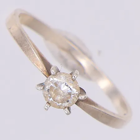 Ring med vit sten stl 17½, 925/1000 silver Vikt: 1,2 g