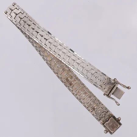 Armband 18,8cm bredd 10mm, 835/1000 silver Vikt: 22,9 g