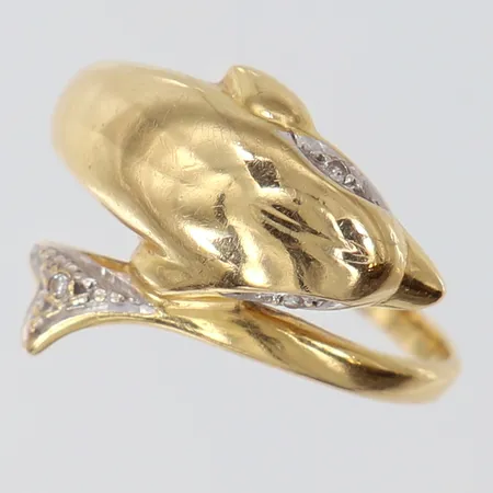 Ring med diamanter ca 3 x 0,005ct, stl 16½, bredd ca 2-15mm, 18K Vikt: 3,6 g