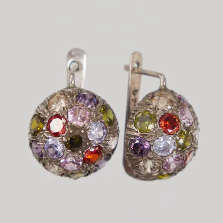 Ett par örhängen med färgade stenar, Ø ca 16,5mm, silver, 925/1000, Vikt: 8,7 g